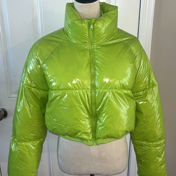 Forever 21 women’s pistachio puffer jacket Size medium - Picture 3 of 10